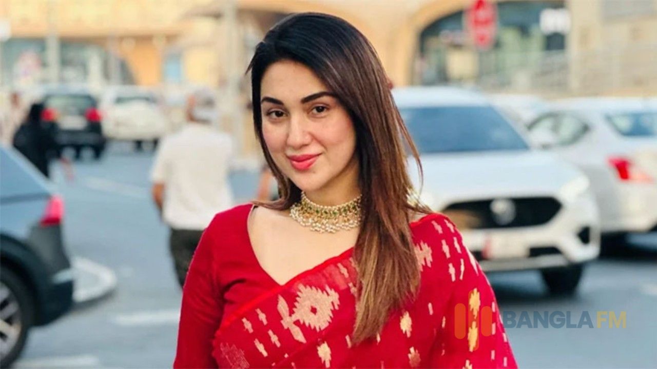 চিত্রনায়িকা অপু বিশ্বাসের জন্মদিন আজ