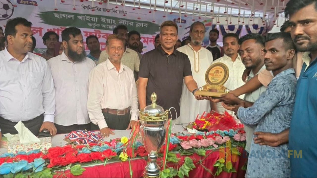 লামায় জমকালো আয়োজনে বৃহৎ ফুটবল টুর্নামেন্টের গ্র্যান্ড ফাইনাল অনুষ্ঠিত