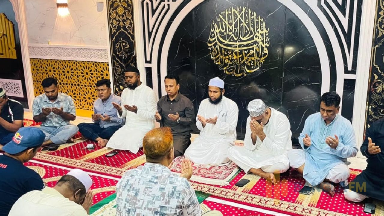 সালাউদ্দিন আহমেদের সুস্থতা কামনায় প্রবাসে দোয়া মাহফিল