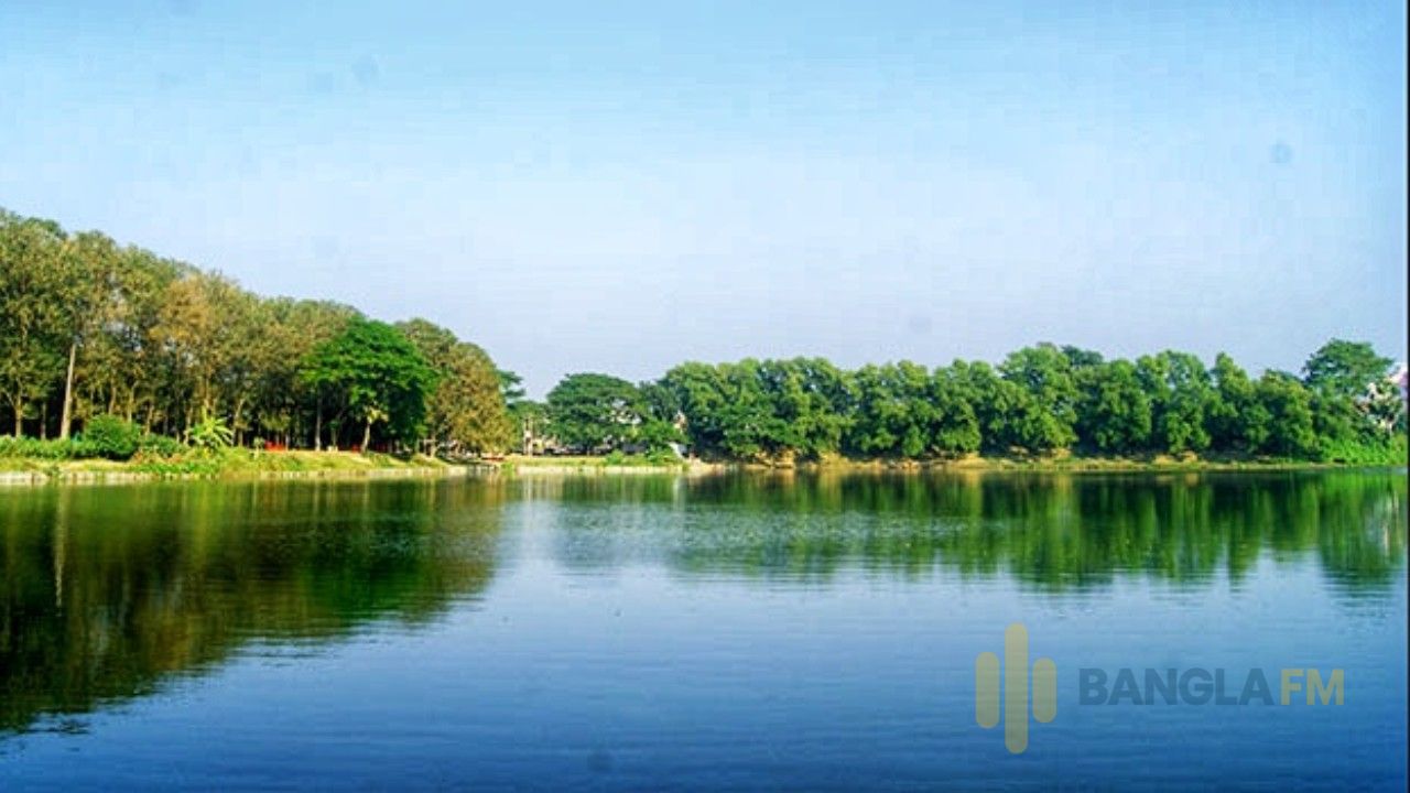 ঐতিহ্য হারাচ্ছে ফেনীর বিরসিংহ দীঘি অশালীন কার্যকলাপের জেরে কমছে পর্যটক