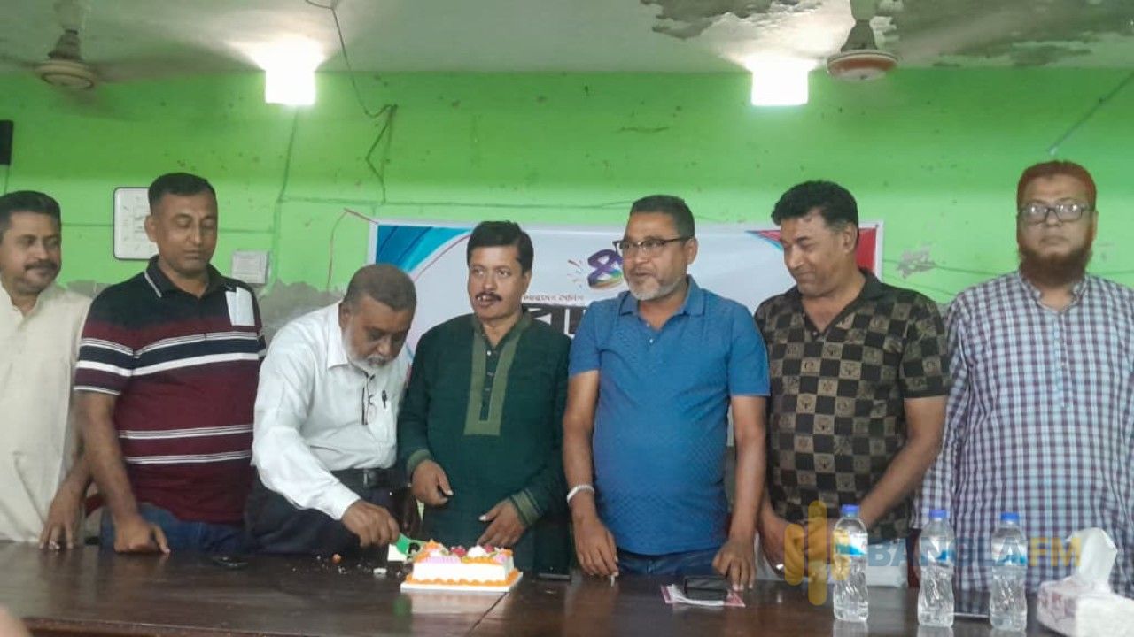 পাইকগাছায় দৈনিক রানারের ৪৫ বছর পূর্তি উদযাপন