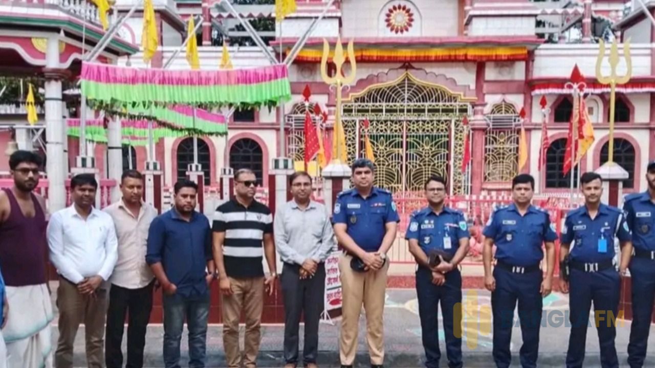 কুলাউড়ায় দুর্গাপূজার নিরাপত্তায় পুলিশের তৎপরতা