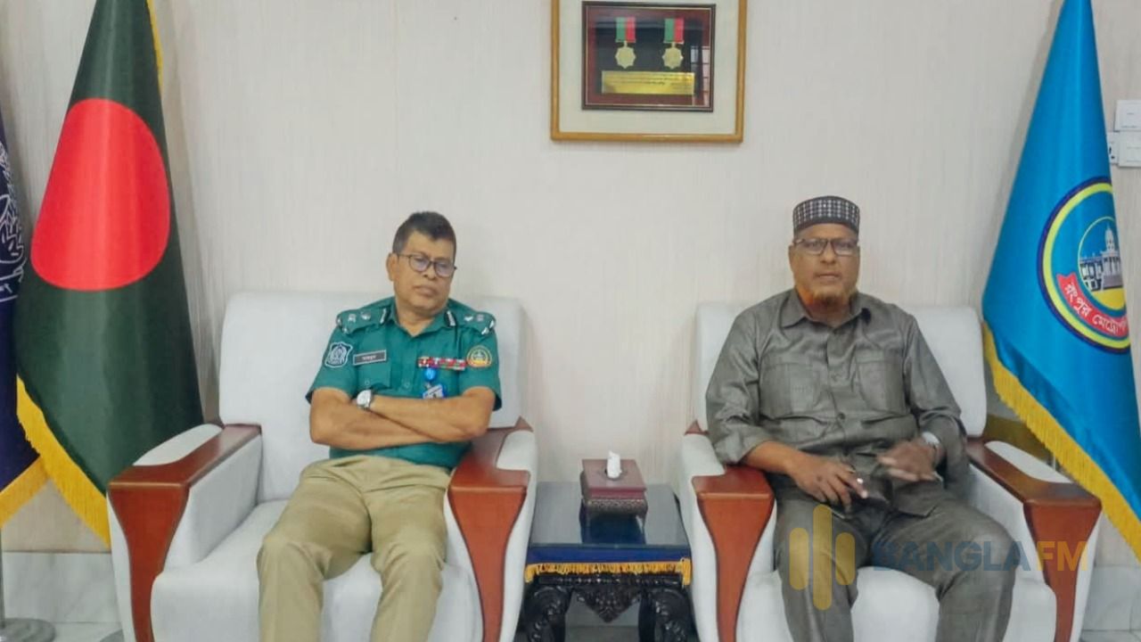 ​রংপুরে মাদক, যানজট ও আইনশৃঙ্খলা নিয়ে আরএমপি কমিশনারের মুখোমুখি এমপি বেলাল