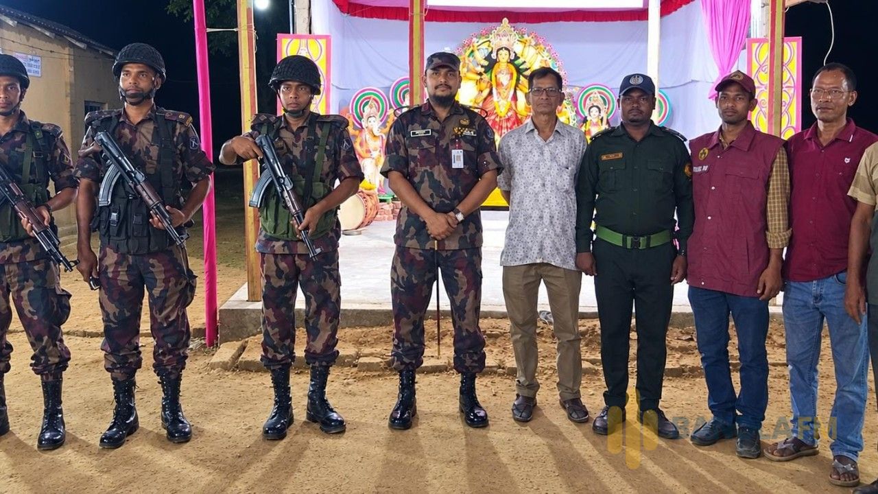 দুর্গাপূজার নিরাপত্তায় শেরপুর-ময়মনসিংহ সীমান্তে ১২ প্লাটুন বিজিবি মোতায়েন