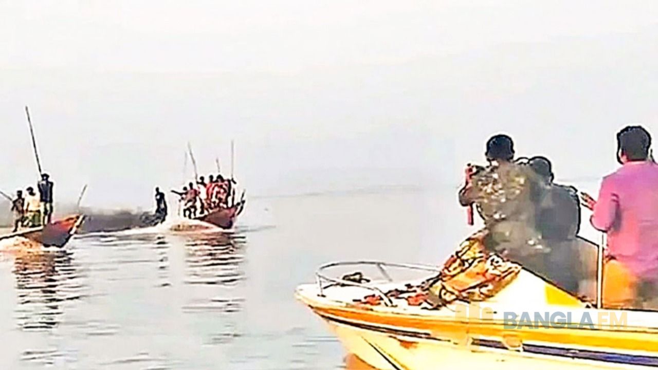 মা ইলিশ রক্ষায় নদীতে বাধা, হামলার মুখে অভিযান