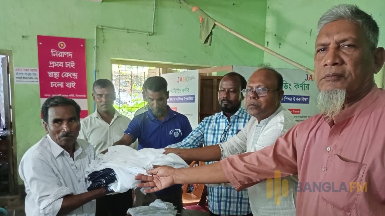 ডোমারের ‎ভোগডাবুড়ী ইউনিয়নের ৮ পূজা মন্ডপে আর্থিক অনুদান ও টি শার্ট প্রদান