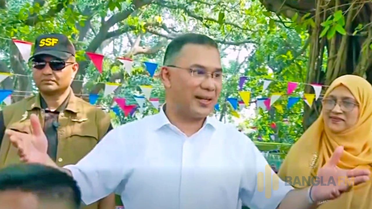 নিজ কলেজ প্রাঙ্গণে গেলেন প্রধানমন্ত্রী, শিক্ষার্থীদের দিলেন দেশ গড়ার বার্তা