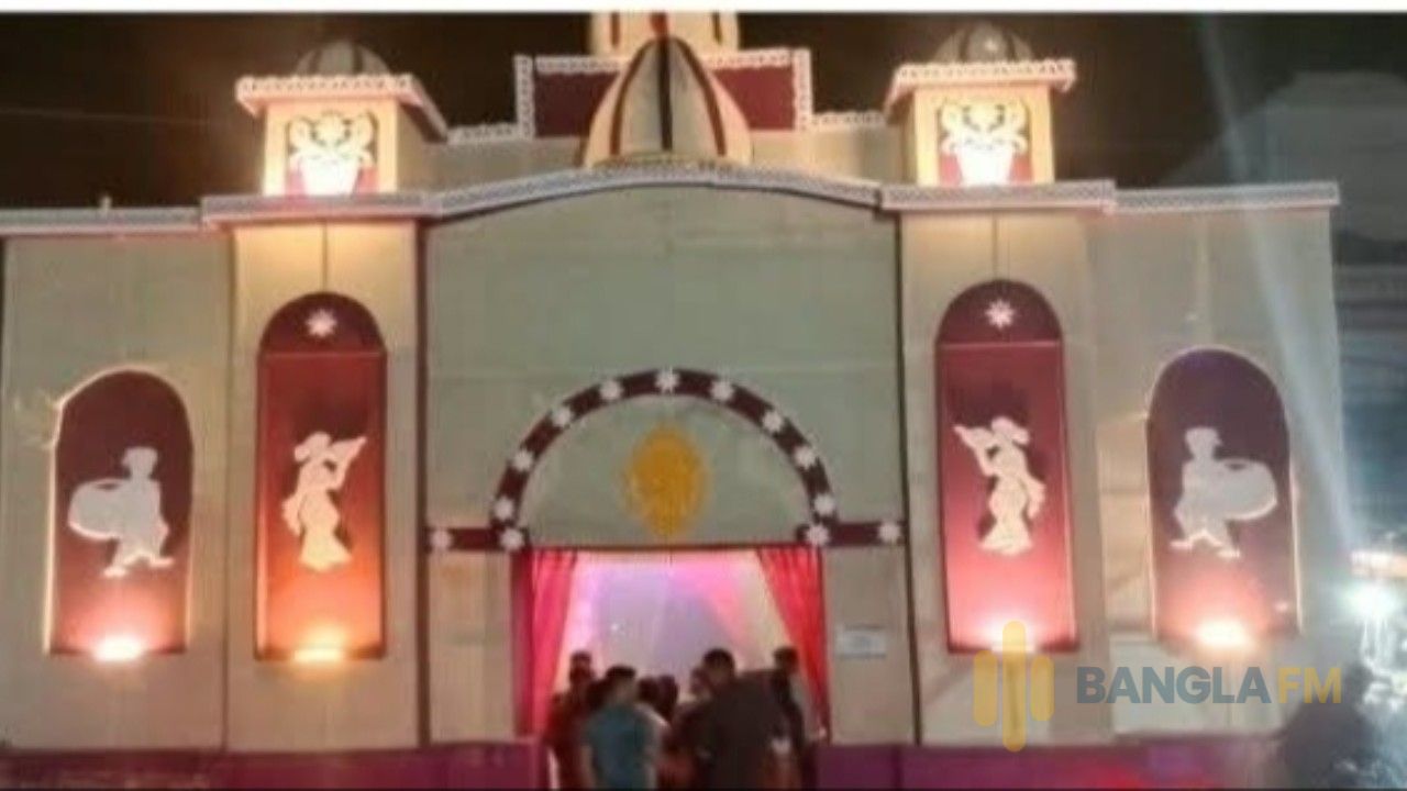 নওগাঁর পত্নীতলায় উৎসাহ ও উদ্দীপনার মধ্য দিয়ে  শারদীয় দুর্গোৎসব  উৎযাপন