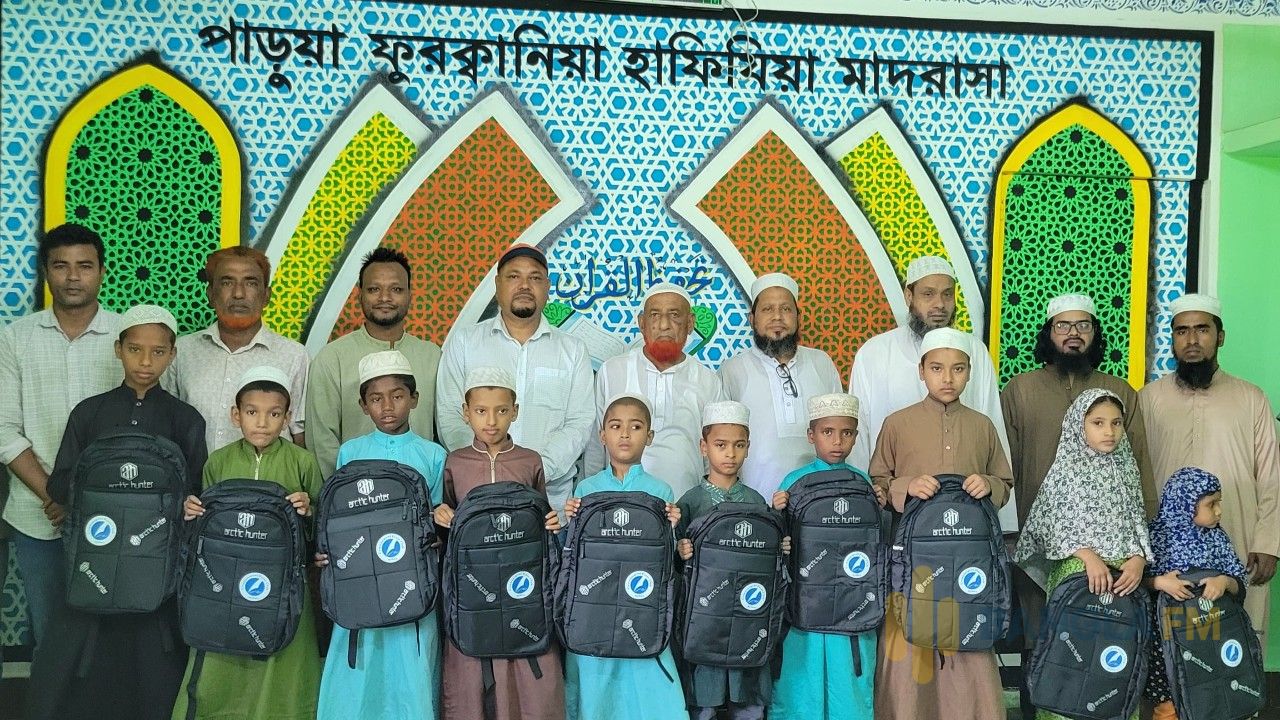 কোম্পানীগঞ্জ প্রেসক্লাবের শিক্ষা উপকরণ বিতরণ