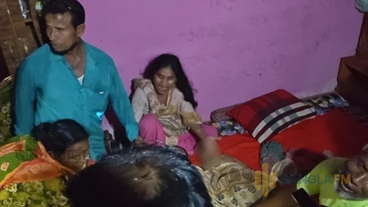 চিরিরবন্দরে দুই সন্তানকে হত্যার পর মায়ের আত্মহত্যা দেয়ালে লেখা ‘আজ থেকে এই গল্প শেষ’