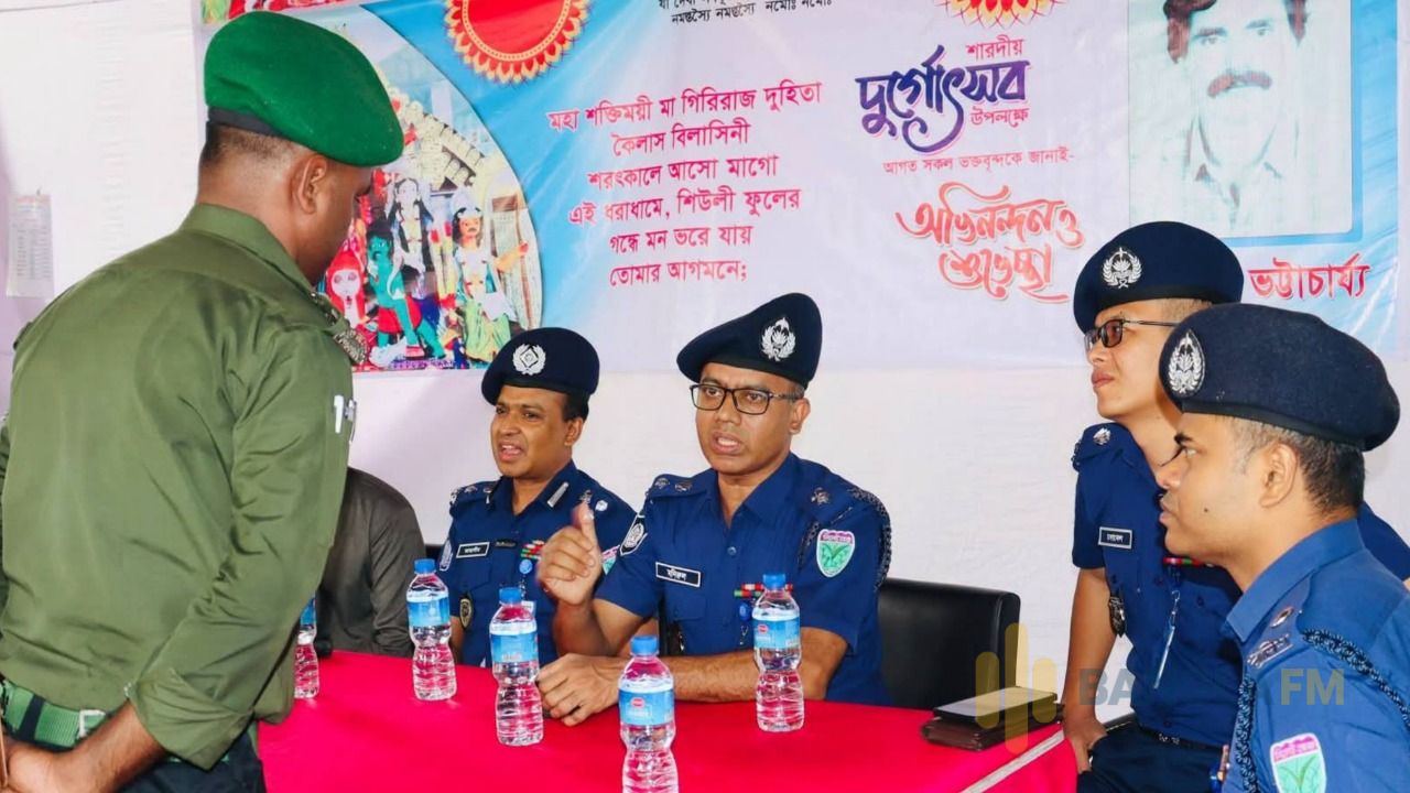 মৌলভীবাজারে দুর্গাপূজার নিরাপত্তা পরিদর্শনে সিলেট রেঞ্জের ডিআইজি