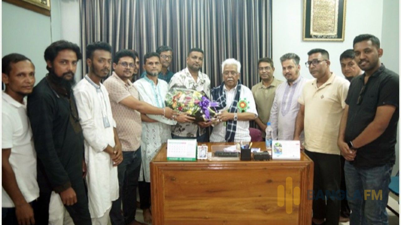 এমপি সান্টুর সঙ্গে উজিরপুর রিপোর্টার্স ইউনিটির নবগঠিত কমিটির সৌজন্য সাক্ষাৎ