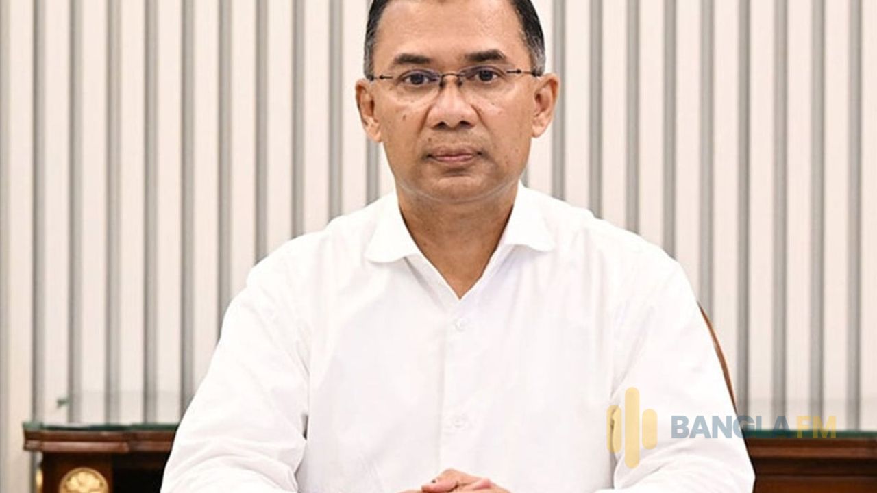 রাজশাহী থেকে চট্টগ্রামের পথে প্রধানমন্ত্রী