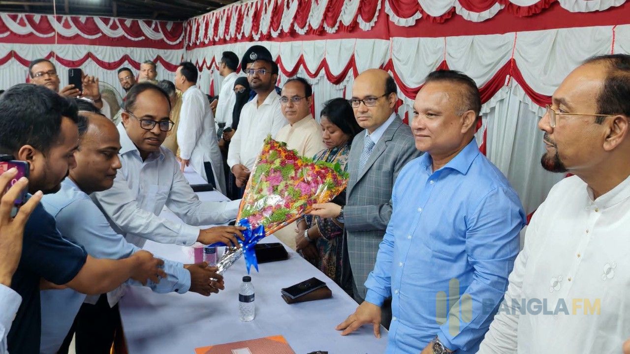 কাঠালিয়ায় পূজামণ্ডপ পরিদর্শনে ধর্মীয় সম্প্রীতির আহ্বান জানালেন ডা. জিয়াউদ্দিন হায়দার