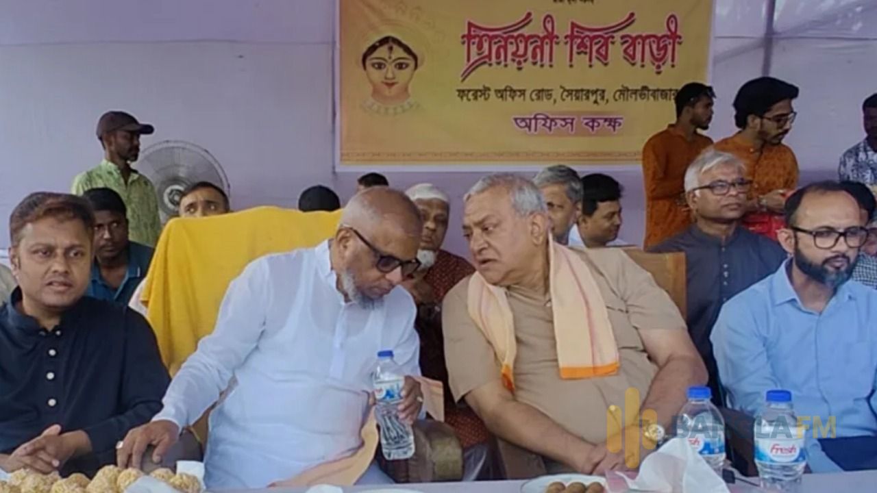 মৌলভীবাজারে দুর্গাপূজার মণ্ডপ পরিদর্শনে মন্ত্রী আরিফুল হক চৌধুরী