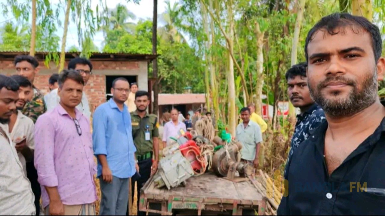 বানিয়াকুম এবং মুহুরীপাড়ায় অবৈধভাবে বালু উত্তোলনের দুটি মেশিন জব্দ