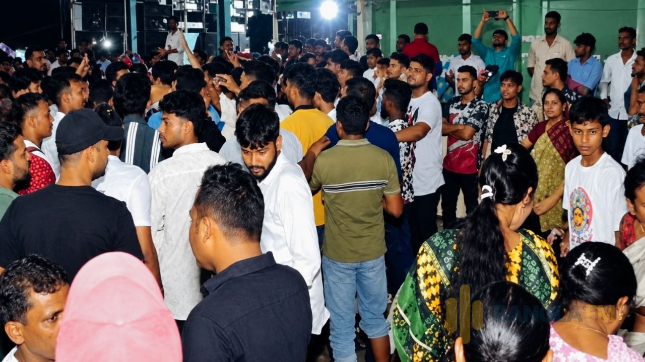 জমি ও মন্দির দ্বন্দ্বের জেরে রংপুরে বিসর্জন না দিয়ে মণ্ডপে ফিরলো প্রতিমা