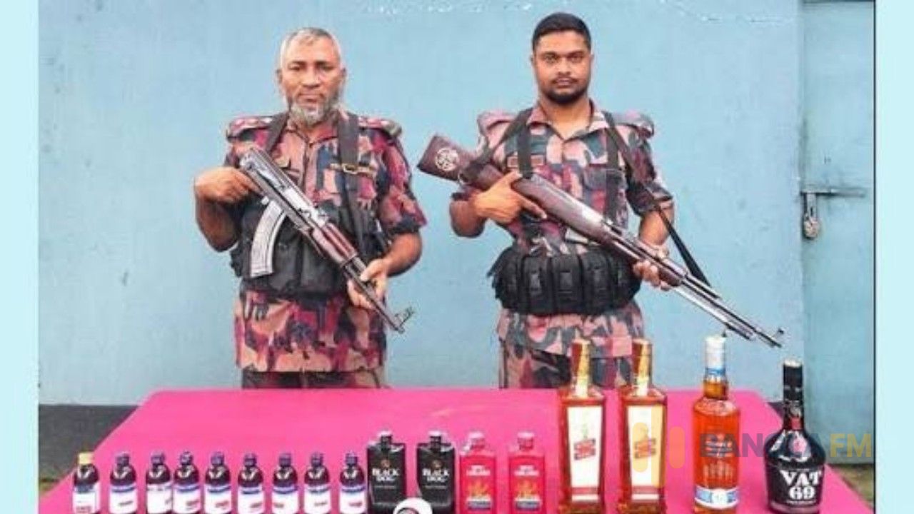 পঞ্চগড়ে বিজিবির অভিযানে ১১ বোতল মদ জব্দ