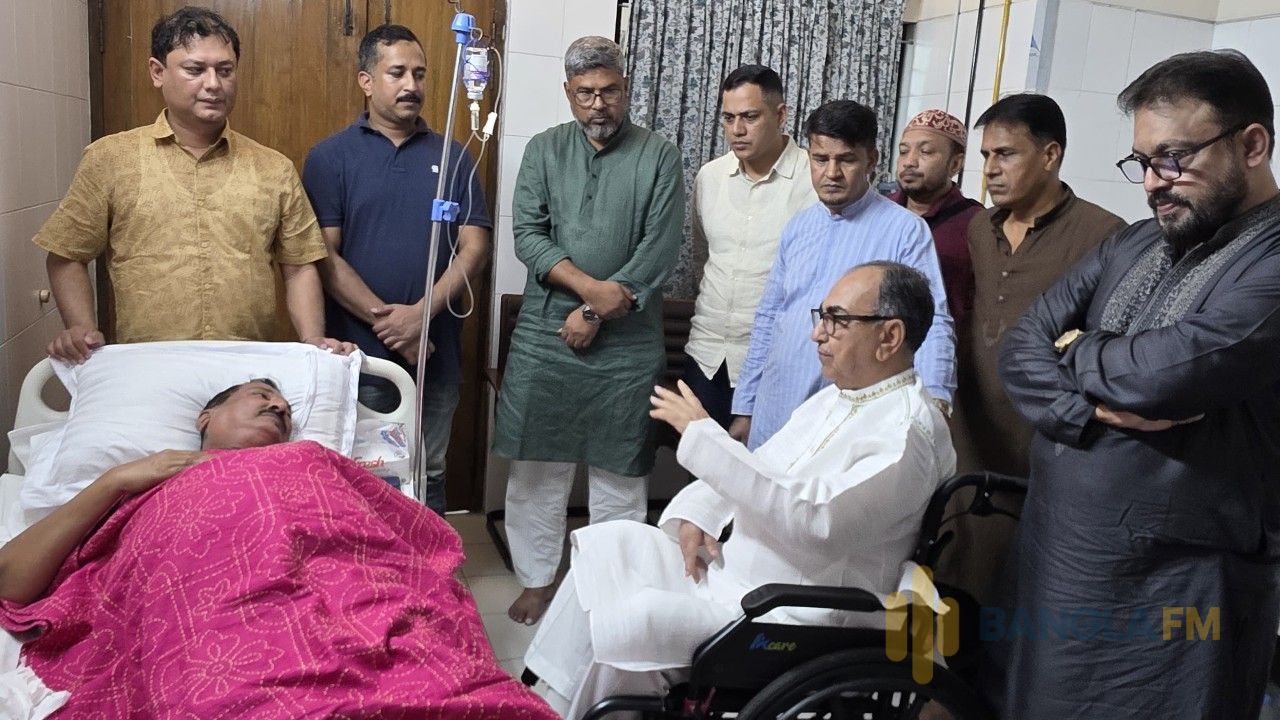 ভূমিমন্ত্রীকে দেখতে বিএমইউতে মির্জা আব্বাস