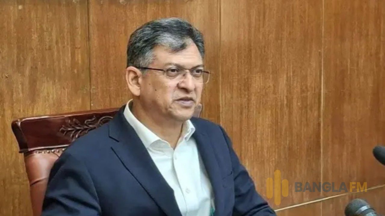 শেখ হাসিনার ফেরার গুঞ্জন নিয়ে মুখ খুললেন স্বরাষ্ট্রমন্ত্রী