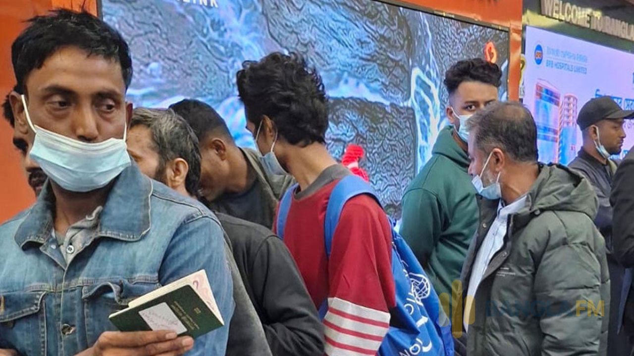 সরকারি উদ্যোগে লিবিয়া থেকে ফিরলেন ১৭৪ বাংলাদেশি