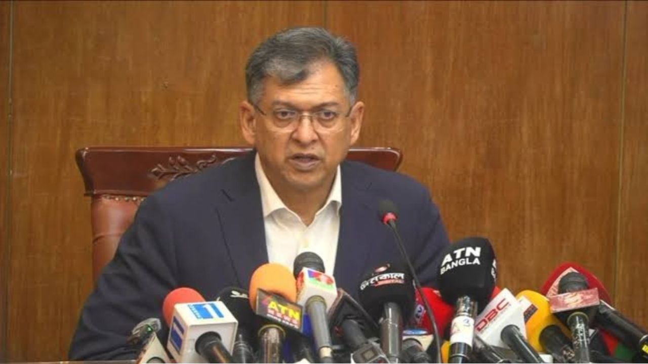 আগামী সংসদ নির্বাচন তত্ত্বাবধায়ক সরকারের অধীনে অনুষ্ঠিত হবে বলে জানিয়েছেন স্বরাষ্ট্রমন্ত্রী সালাহউদ্দিন আহমদ। এটি বাস্তবায়িত হবে বলে মনে করেন কি?