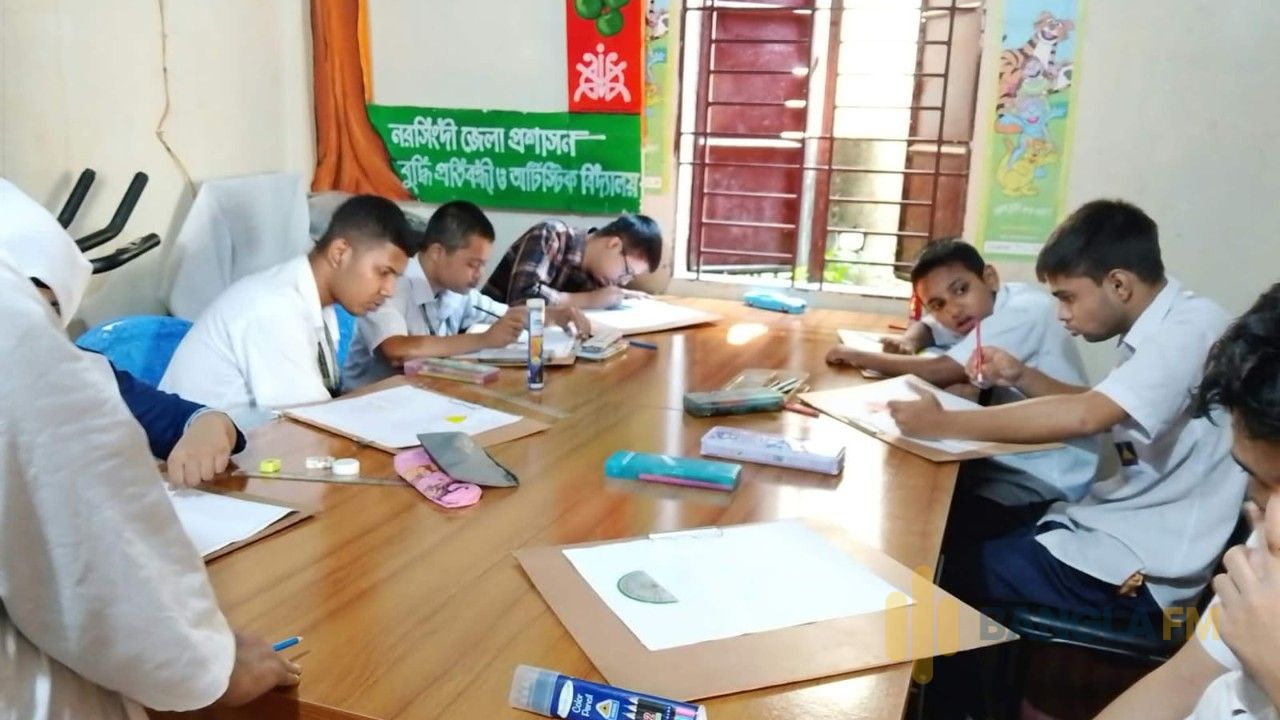 নরসিংদীতে প্রতিভা অন্বেষণে মুগ্ধতা ছড়াল বিশেষ চাহিদাসম্পন্ন শিশুরা