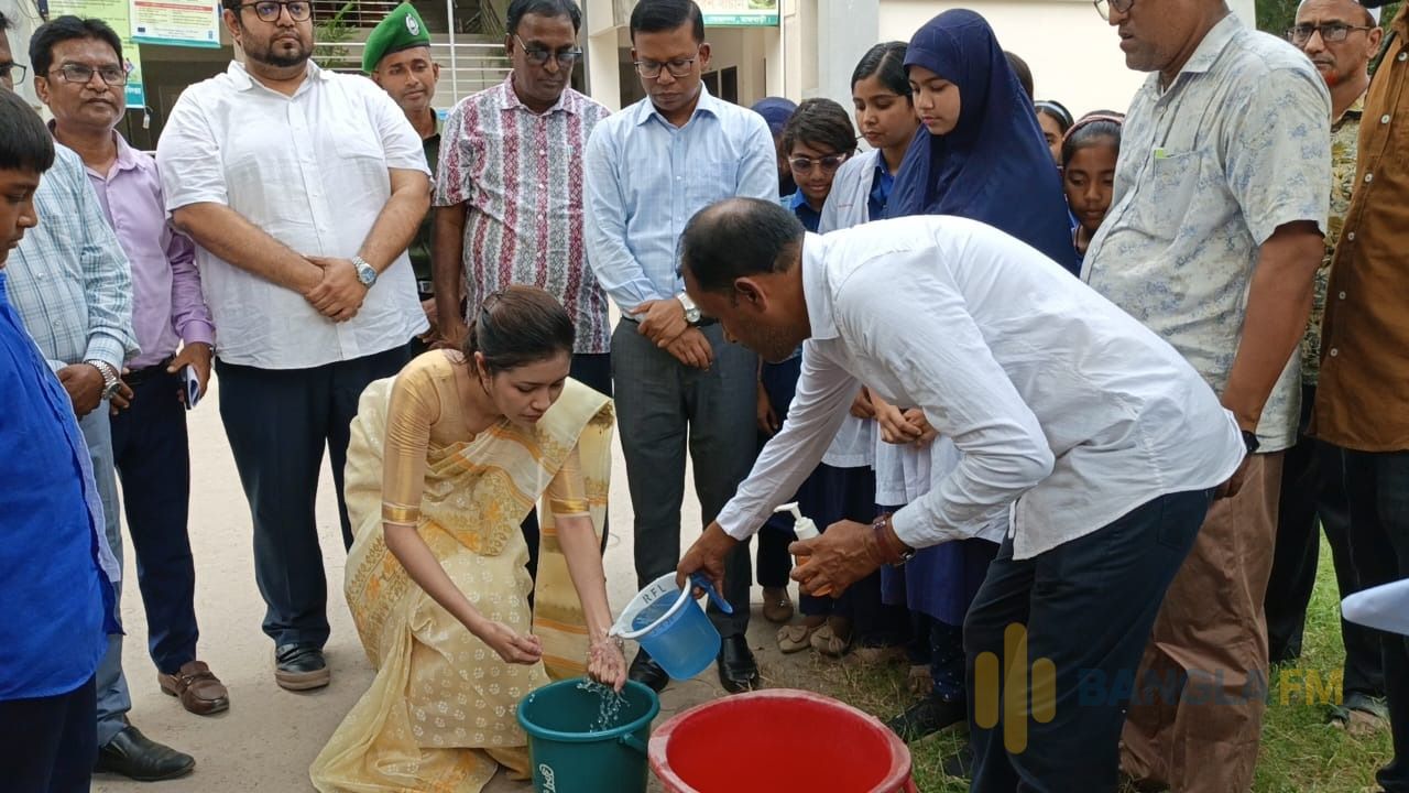 গোয়ালন্দে বিশ্ব হাত ধোয়া দিবস উপলক্ষে র‍্যালি ও আলোচনা সভা