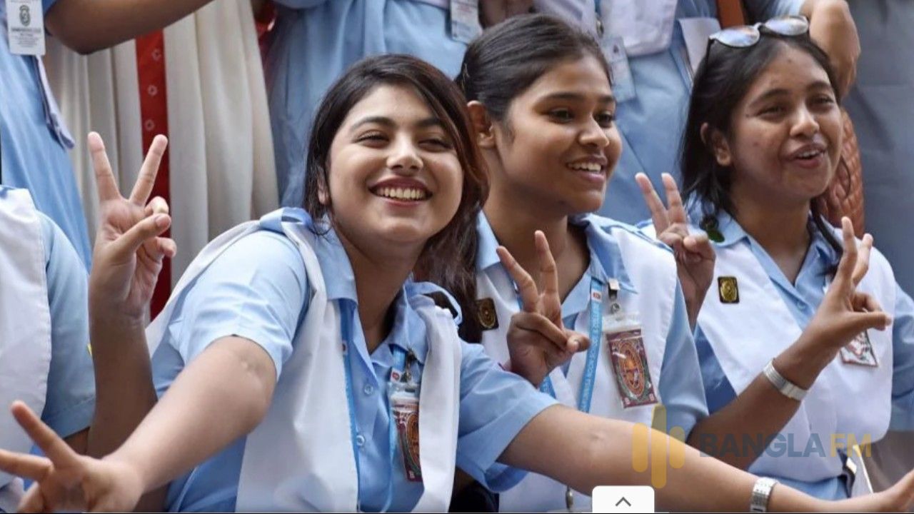 এইচএসসি ও সমমান পরীক্ষায় পাশের হার ৫২.১২ শতাংশ