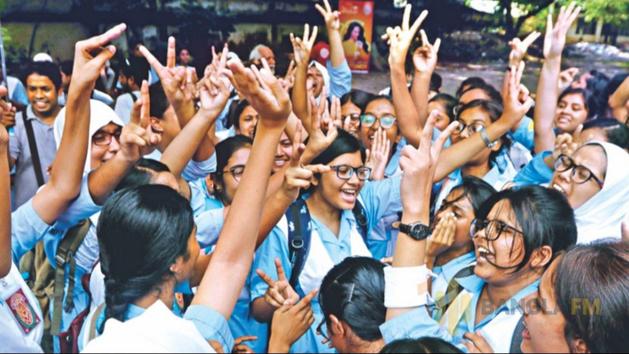 লক্ষ্মীপুরে এইচএসসি পরীক্ষায় পাসের হার ৪১.২৯, জিপিএ-৫ পেয়েছে ৮১ জন