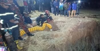 ১৮ ঘণ্টা পার হলেও উদ্ধার হয়নি