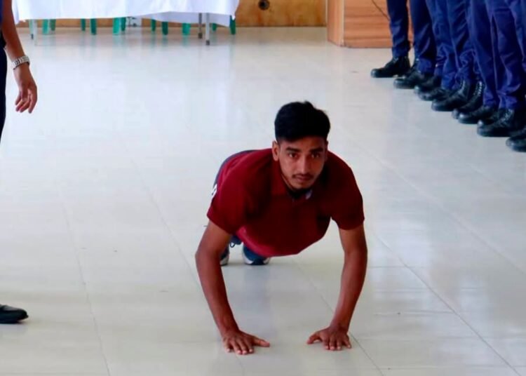 মৌলভীবাজারে এএসআই নিয়োগে শারীরিক পরীক্ষা সম্পন্ন