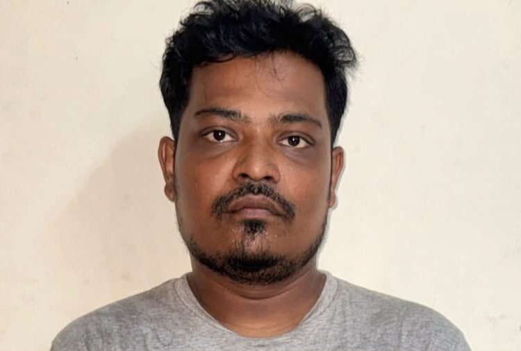 কমলগঞ্জে ছিনতাইয়ের ঘটনার মূল হোতা গ্রেপ্তার