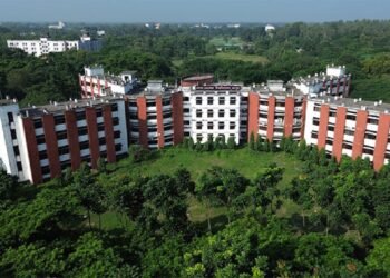আর্জেন্টিনা-মিশর ম্যাচ ঘিরে বেরোবি ক্যাম্পাসে রাতে যানবাহন প্রবেশে নিষেধাজ্ঞা