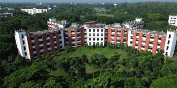 আর্জেন্টিনা-মিশর ম্যাচ ঘিরে বেরোবি ক্যাম্পাসে রাতে যানবাহন প্রবেশে নিষেধাজ্ঞা