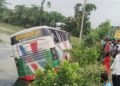 বাউফলে যাত্রীবাহী দশমিনা এক্সপ্রেস দুর্ঘটনায় সাতজন আহত