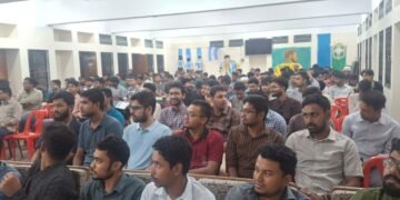 বাকৃবির ভাসানী হলে নবীনদের বরণ, কৃতিদের সম্মাননা