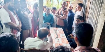 নেত্রকোণা কলমাকান্দায় মাদকসহ আটক ৪