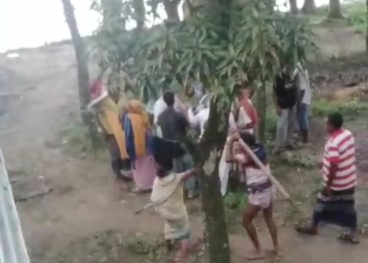 পূর্ব শত্রুতার জেরে নারীকে হত্যাচেষ্টা ও শ্লীলতাহানির অভিযোগ