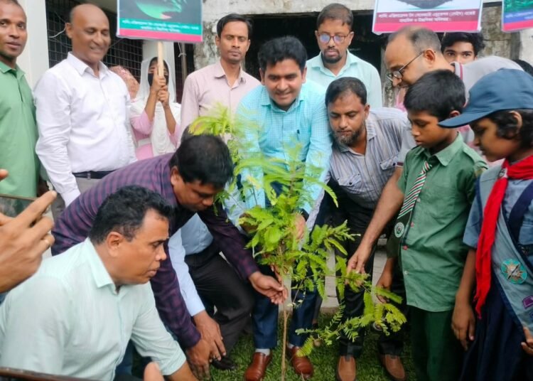 নলছিটিতে বৃক্ষরোপণ কর্মসূচির শুভ উদ্বোধন