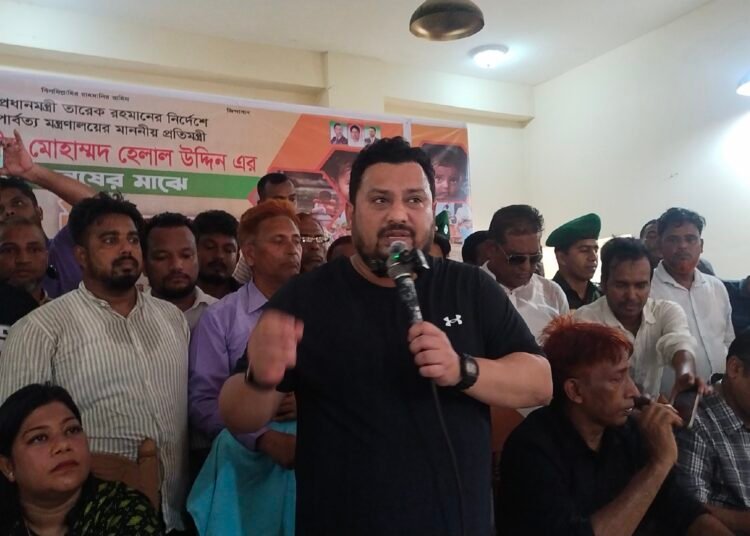 বন্যাকবলিত বাঘাইছড়ি পরিদর্শন করলেন পার্বত্য প্রতিমন্ত্রী মীর হেলাল