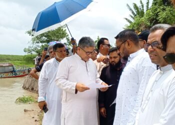 পদ্মা-আড়িয়াল খাঁর ভাঙন পরিদর্শনে এমপি বাবুল, স্থায়ী নদীশাসনের আশ্বাস