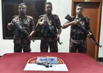 বেনাপোল সীমান্তে বিদেশী পিস্তল ও গুলি উদ্ধার