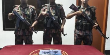 বেনাপোল সীমান্তে বিদেশী পিস্তল ও গুলি উদ্ধার