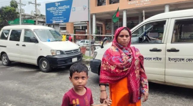 ভারতীয় সেই নারী রেশমাকে অবৈধ অনুপ্রেশ আইনে মামলায় পুলিশে সোপর্দ