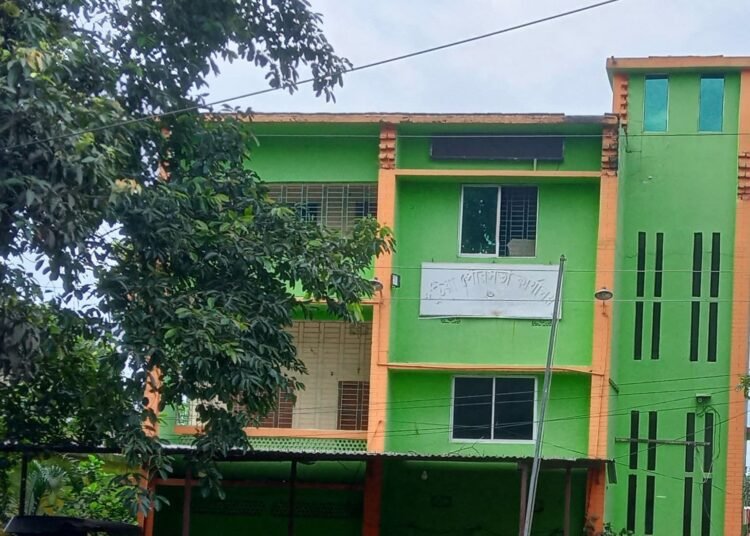 ২ যুগেও নির্মাণ হয়নি পুঠিয়া পৌরসভার ভবন