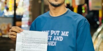 ফিফা সভাপতি-রেফারির বিরুদ্ধে যুবকদের থানায় অভিযোগ