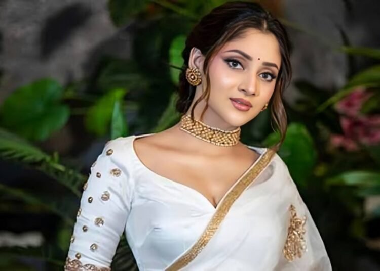 গোপনে বাগদান সেরেছেন পূজা চেরি?