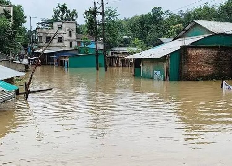 দুই নদীর পানি বিপৎসীমার ওপরে, ১৪ জেলায় বন্যার আশঙ্কা