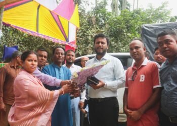 AC Land visits school for the intellectually disabled and autistic in Pirgacha.